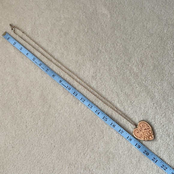 Cameo style Heart Shaped Pendant - Picture 5 of 5